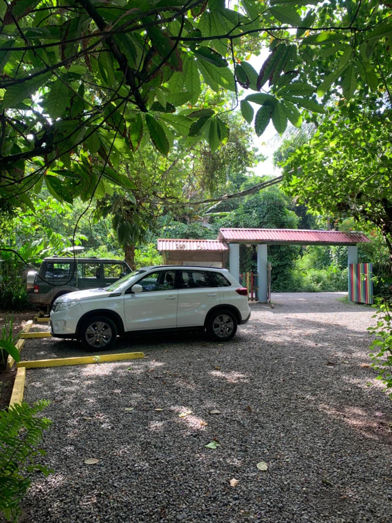 Hotel Brigitte´s Ranch Cahuita Exterior foto